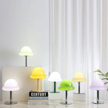 NebulaGlow - Bordlampe med metallisk berøring og kosmisk tema