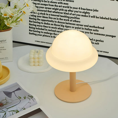 NebulaGlow - Bordlampe med metallisk berøring og kosmisk tema