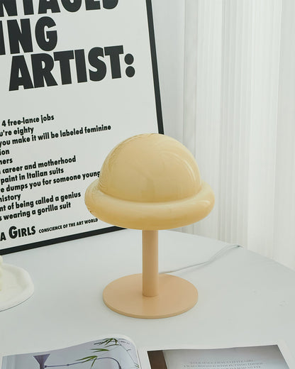 NebulaGlow - Bordlampe med metallisk berøring og kosmisk tema