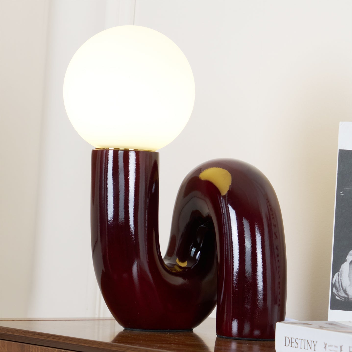 SpiralGlow – Elegant Resin and Glass Table Lamp