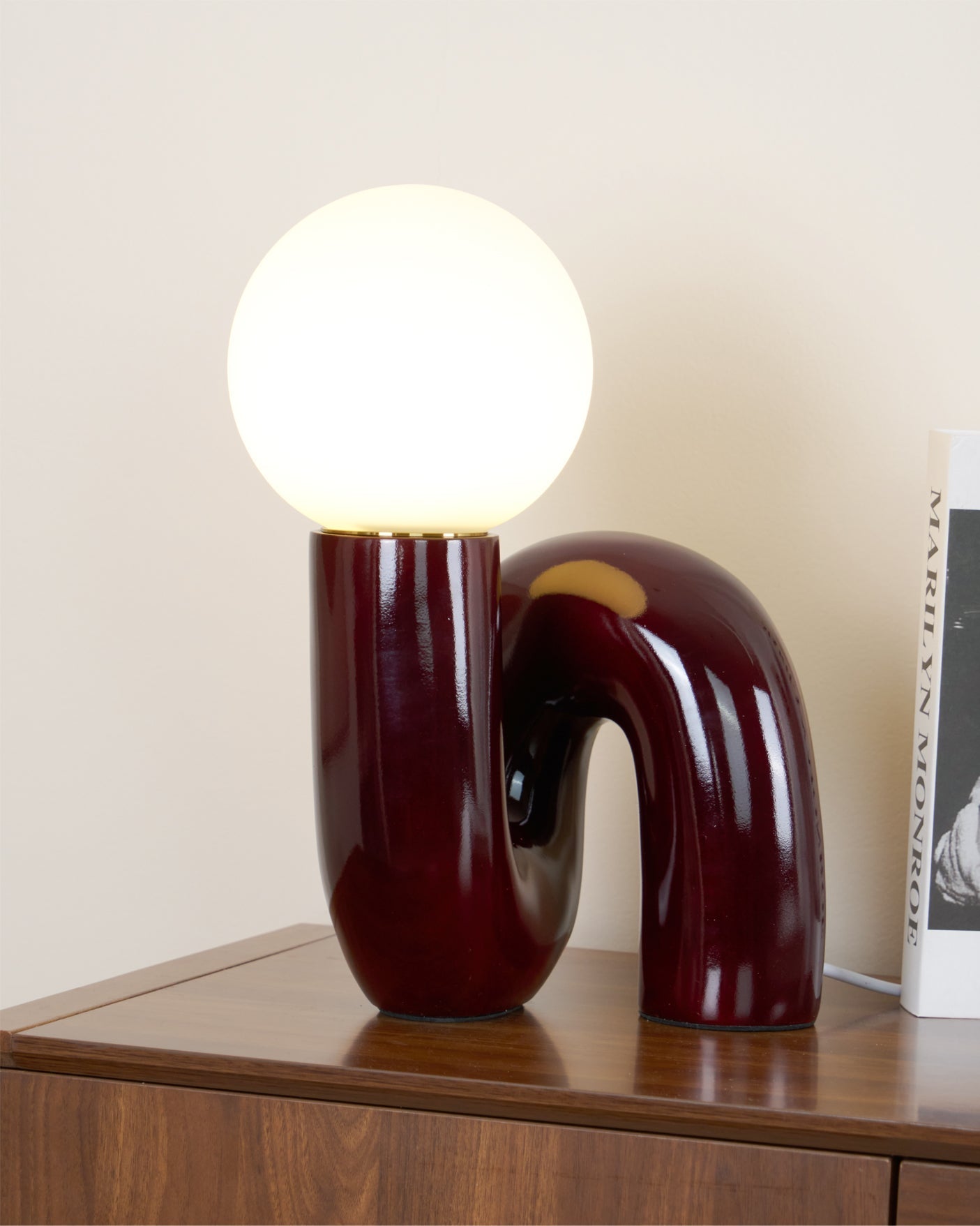 SpiralGlow – Elegant Resin and Glass Table Lamp