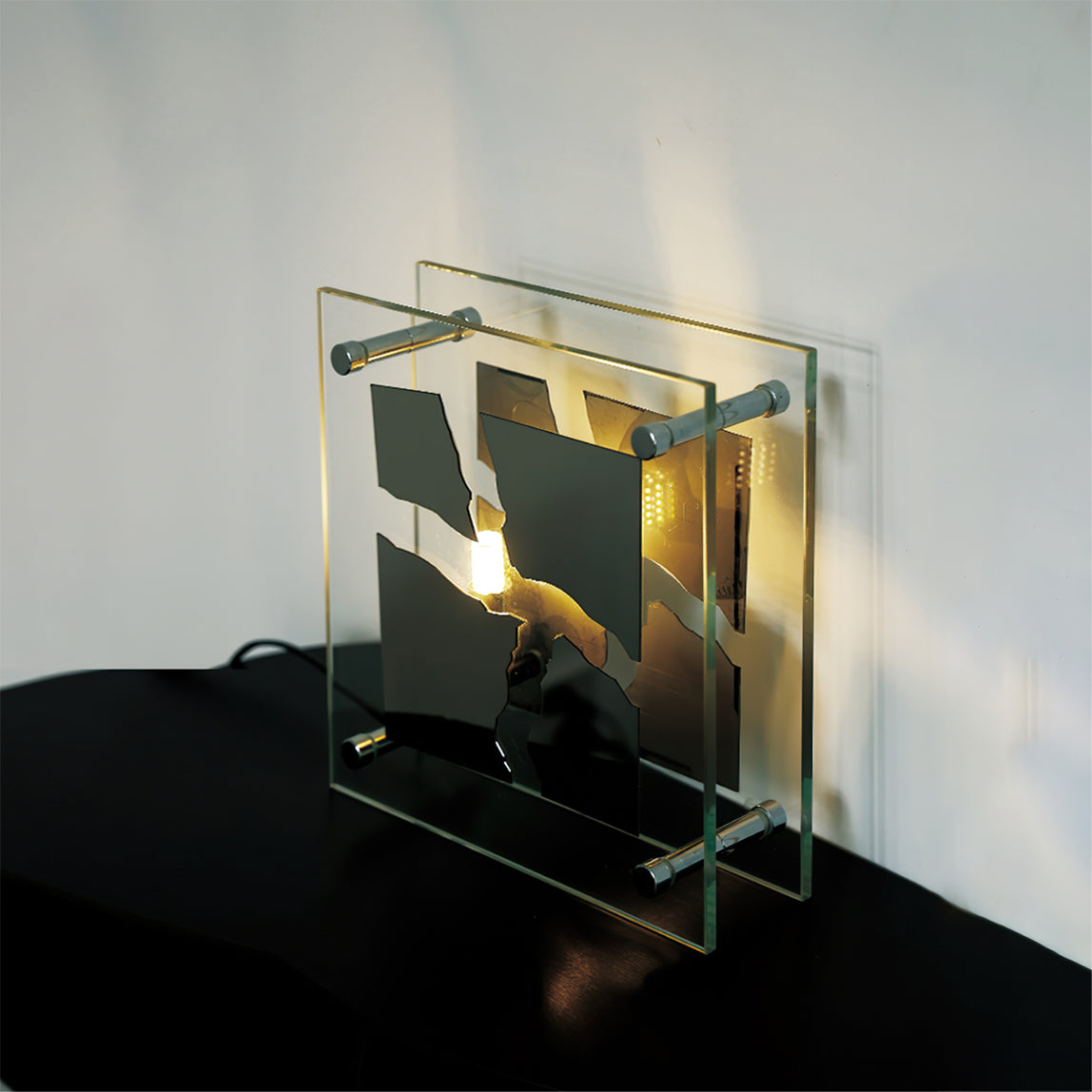 RadiantCube – Artistic Square Glass Table Lamp