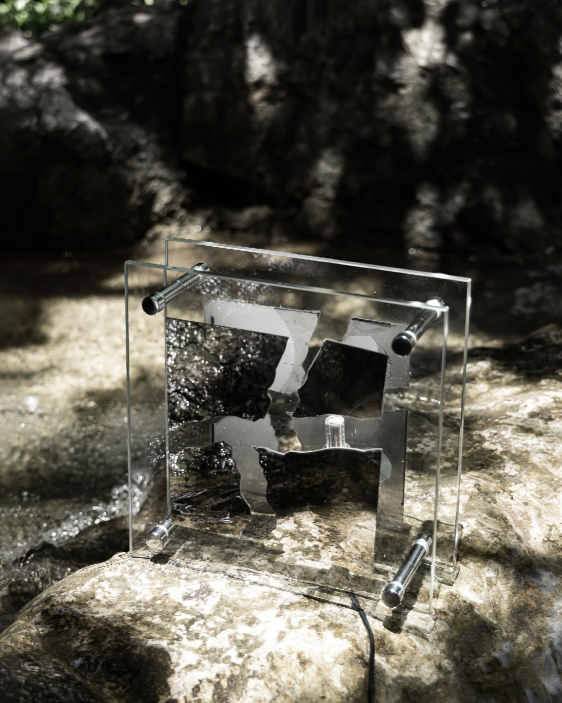 RadiantCube – Artistic Square Glass Table Lamp