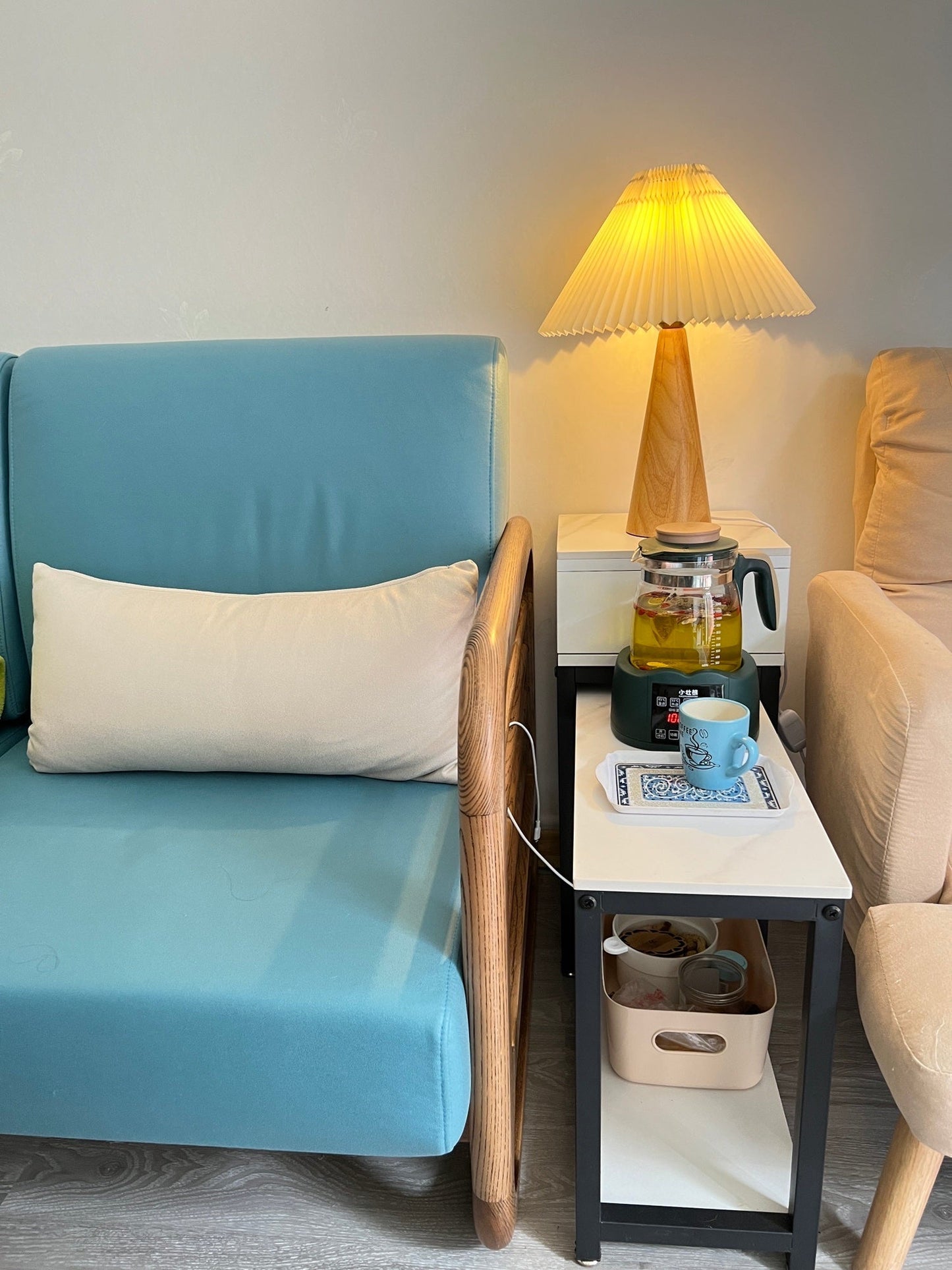 AntiqueRadiance – Elegante Lampada da Tavolo in Legno e Metallo