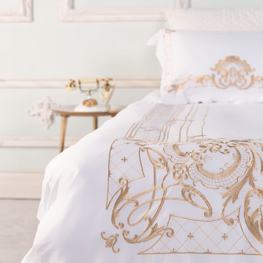 GoldenWood - Elegant White and Gold Bedding