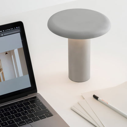 GlowStream – Lámpara de Mesa LED Elegante con Carga USB