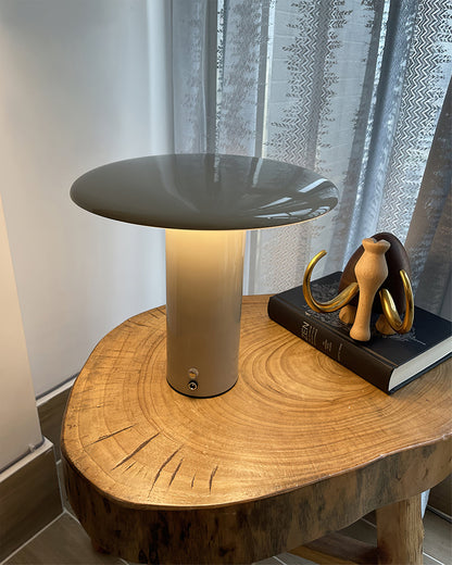 GlowStream – Lámpara de Mesa LED Elegante con Carga USB