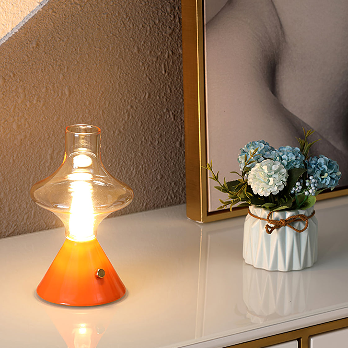 SpotLite - Genopladelig Bordlampe