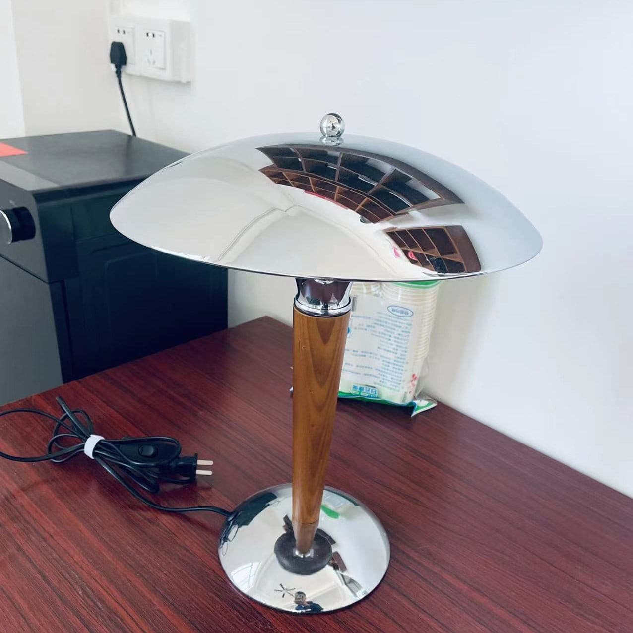 MinimalGlow - Skandinavisk Pastelfarvet Bordlampe