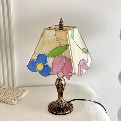 GlassCraft – Vintage Tiffany-Style Table Lamp