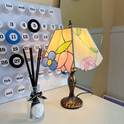 GlassCraft – Vintage Tiffany-Style Table Lamp