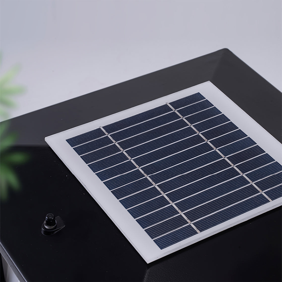 NoirGlow – Lámpara de Escritorio LED Negra Moderna