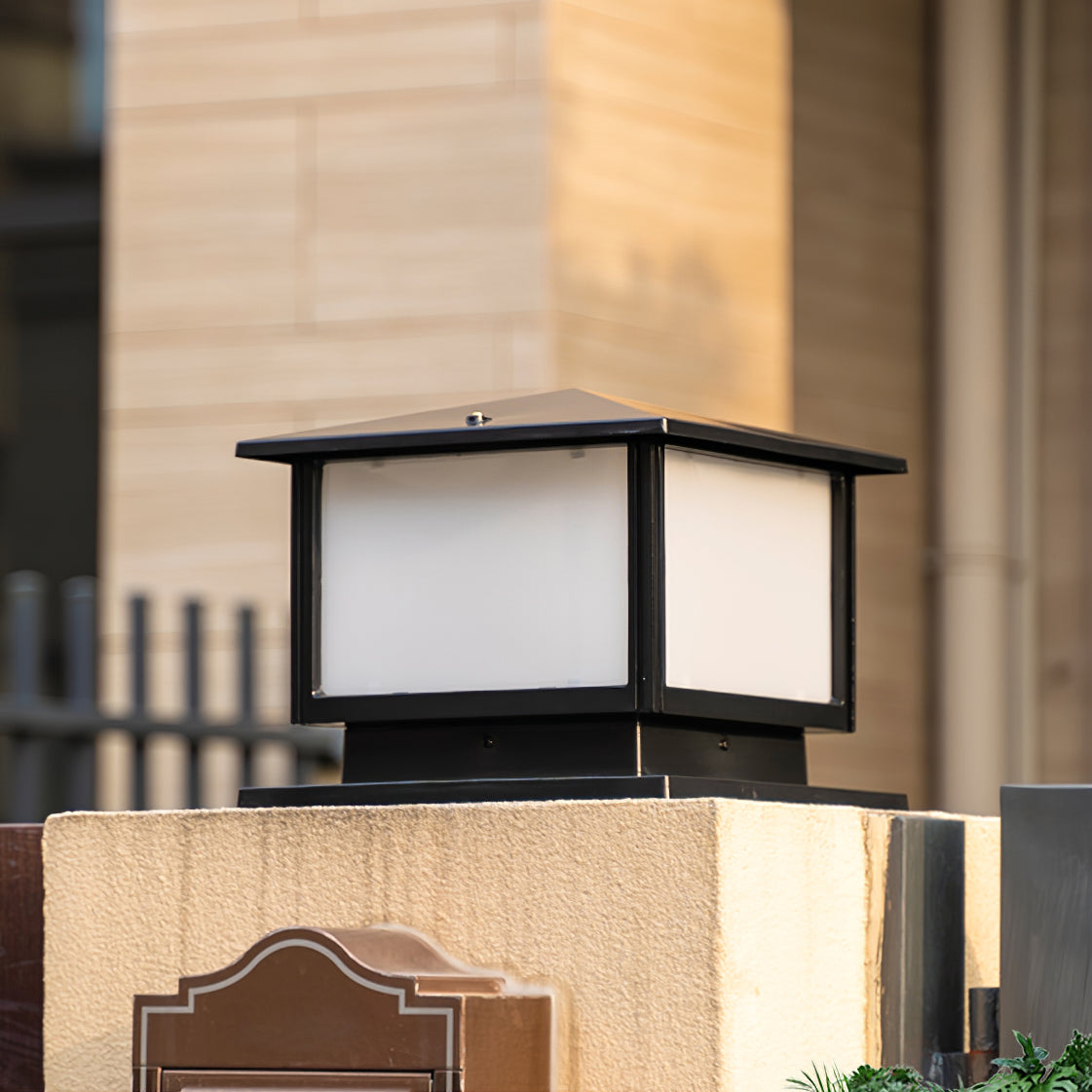 NoirGlow – Lámpara de Escritorio LED Negra Moderna