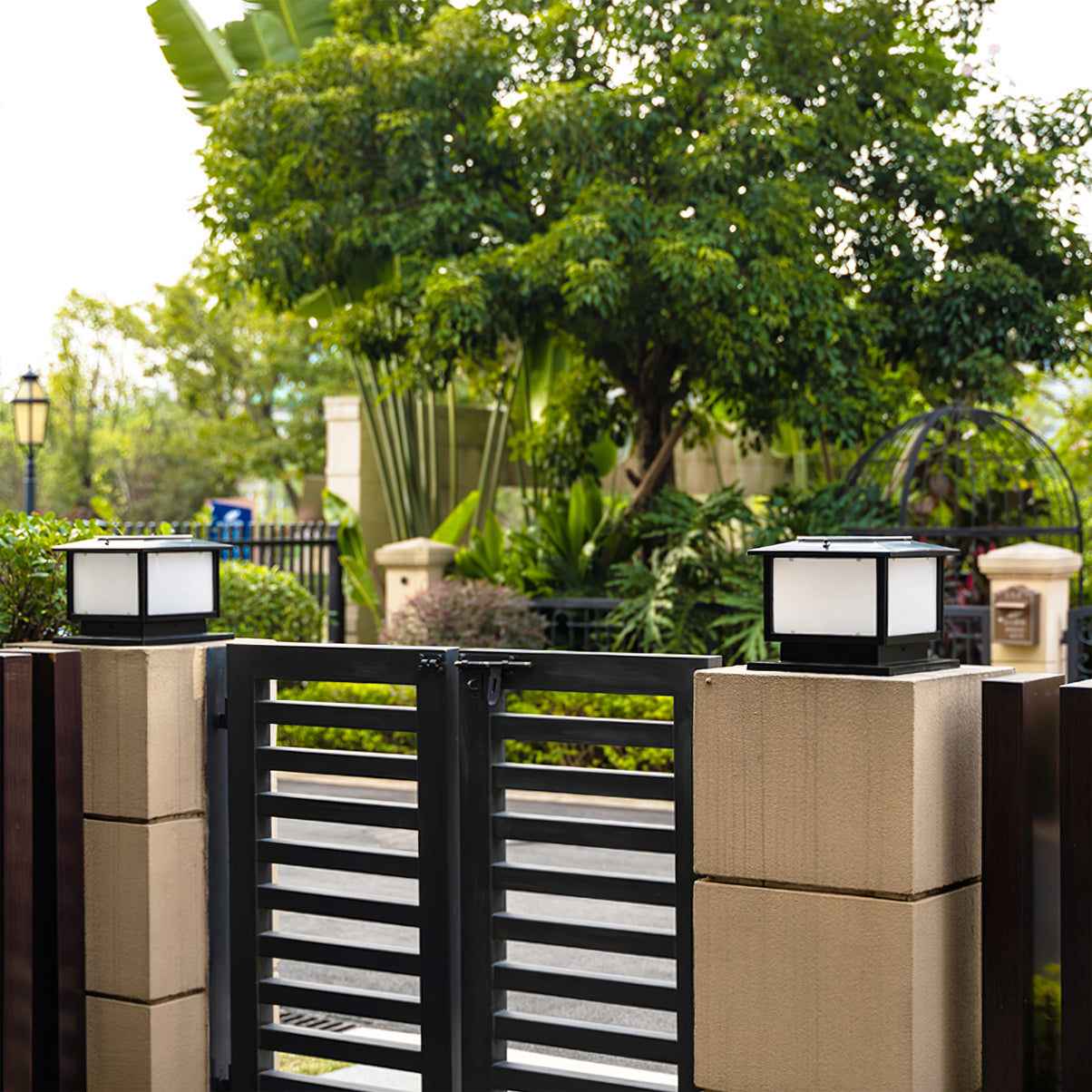 NoirGlow – Lámpara de Escritorio LED Negra Moderna