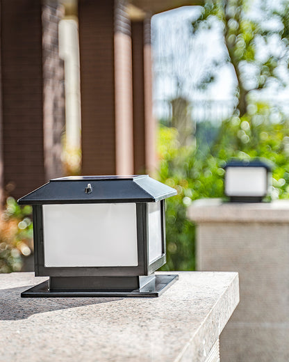 NoirGlow – Lámpara de Escritorio LED Negra Moderna