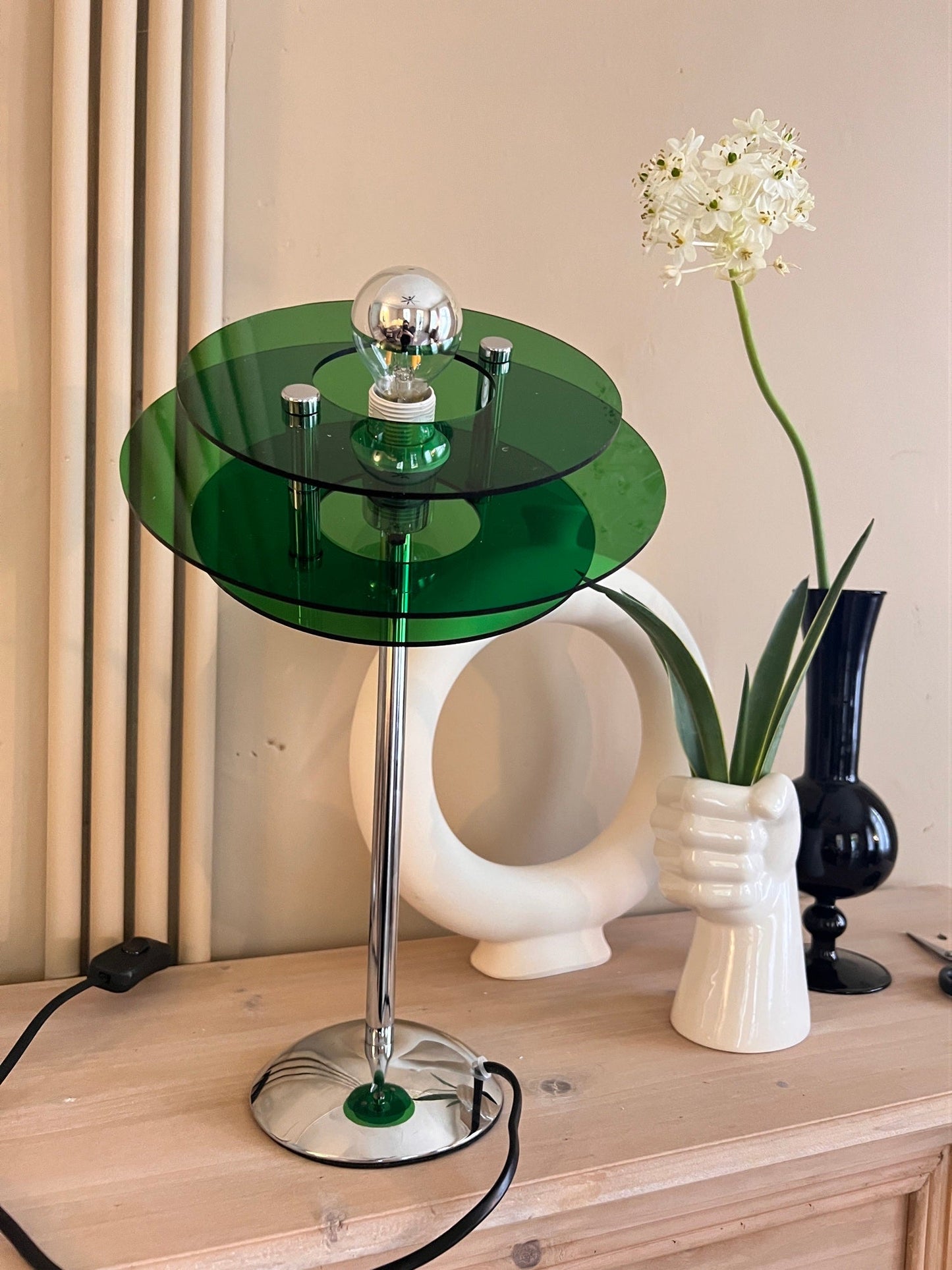 ReflectaLume – Stylish Geometric Table Lamp