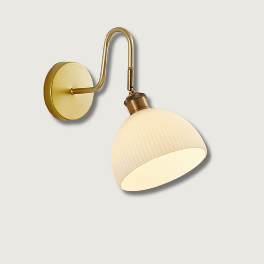 HeritageBeam – Classic Wall Lamp with Luxe Elegance