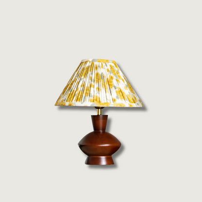 LuxeBobbinGlow - Elegant Skrivebordslampe
