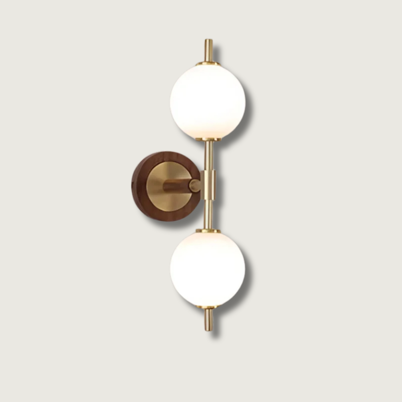 BrassBeam – Refined Brass Wall Lamp with Clean Lines