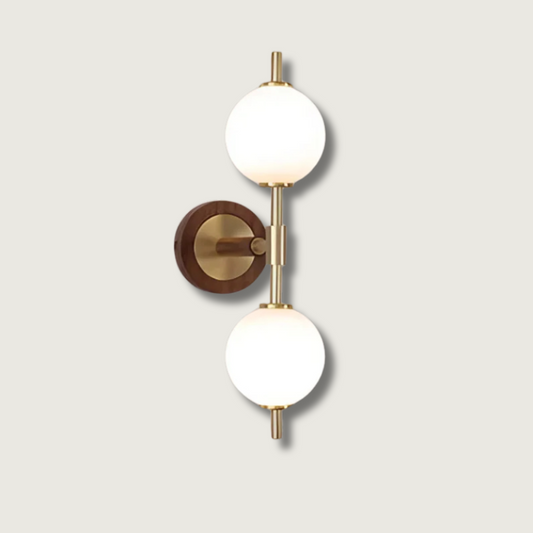 BrassBeam – Refined Brass Wall Lamp with Clean Lines