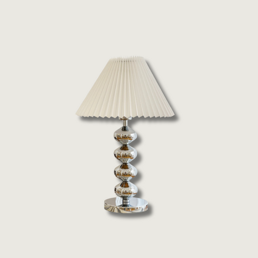 LuxeZuma - Lámpara de Mesa con Base Elegante y Iluminación Acogedora