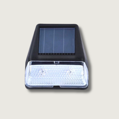 SolarAura – Elegante Luce Solare da Esterno per un Caldo Bagliore