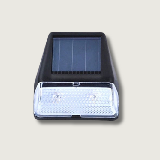 SolarAura – Chic Solar Outdoor Light for a Warm Glow