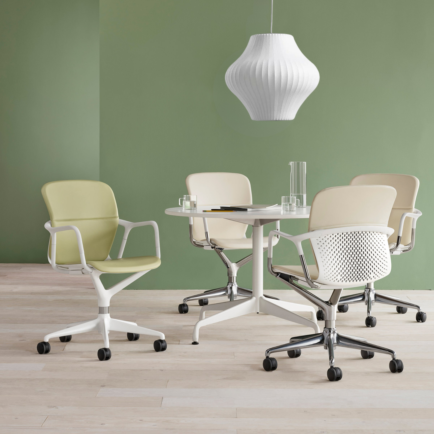 GleamAura - Elegant Pendant Light