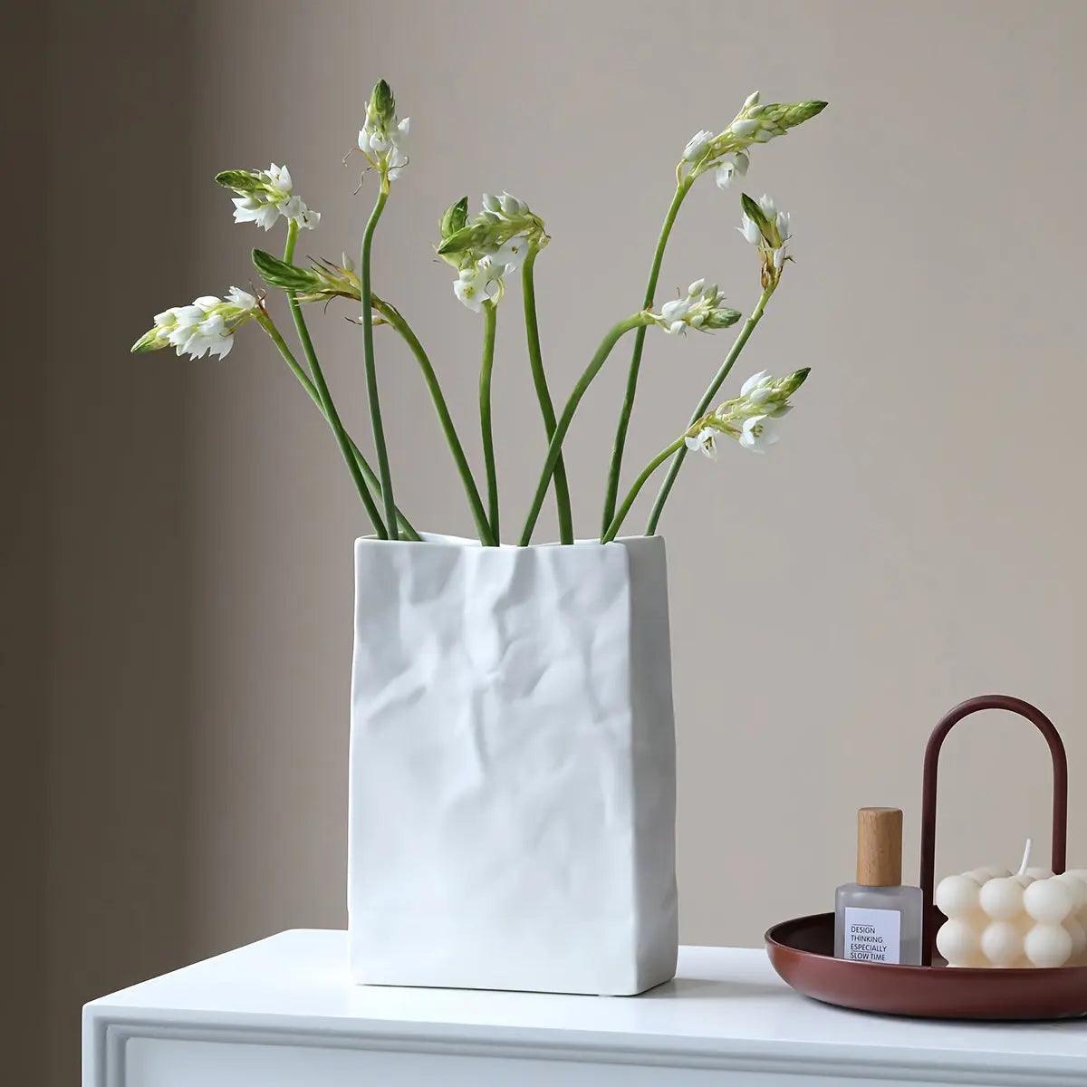 PaperFlow - Stylish Paper Vase