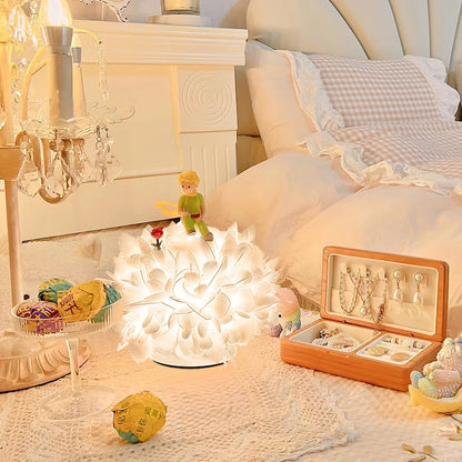 LeafGlow – Lámpara de Mesa Contemporánea con Acento de Pétalo Floral