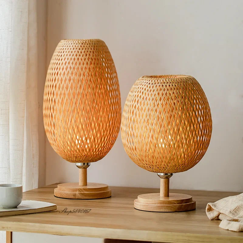 RusticGleam – Antik Bambus Bordlampe