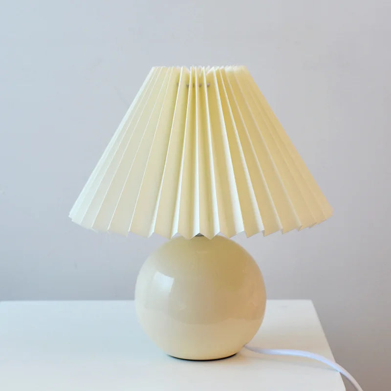 PleatedLume – Timeless Vintage Table Lamp