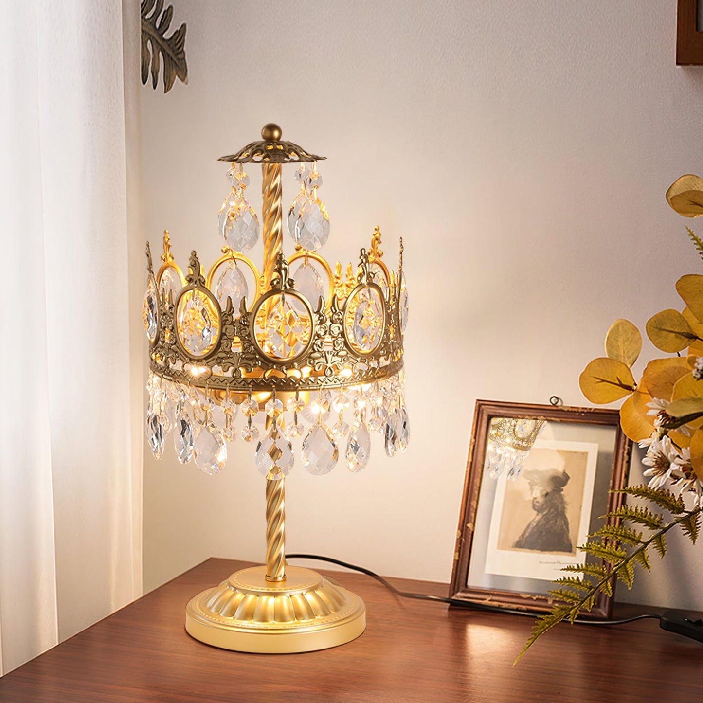 GleamAura – Elegant Crystal Table Lamp with Gold Base