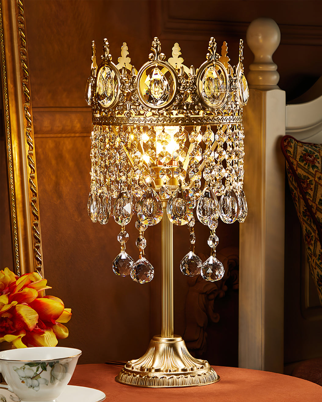 GleamAura – Elegant Crystal Table Lamp with Gold Base