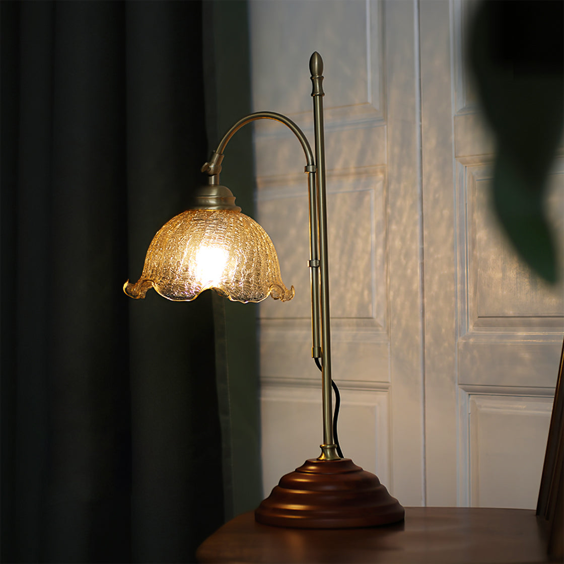 AgedRadiance - Lampe med tekstureret patina-look og blød glød