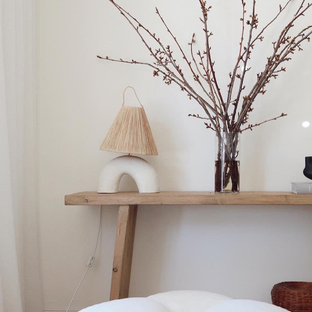 ElectraGlow - Lámpara contemporánea con base potente y luz eficiente