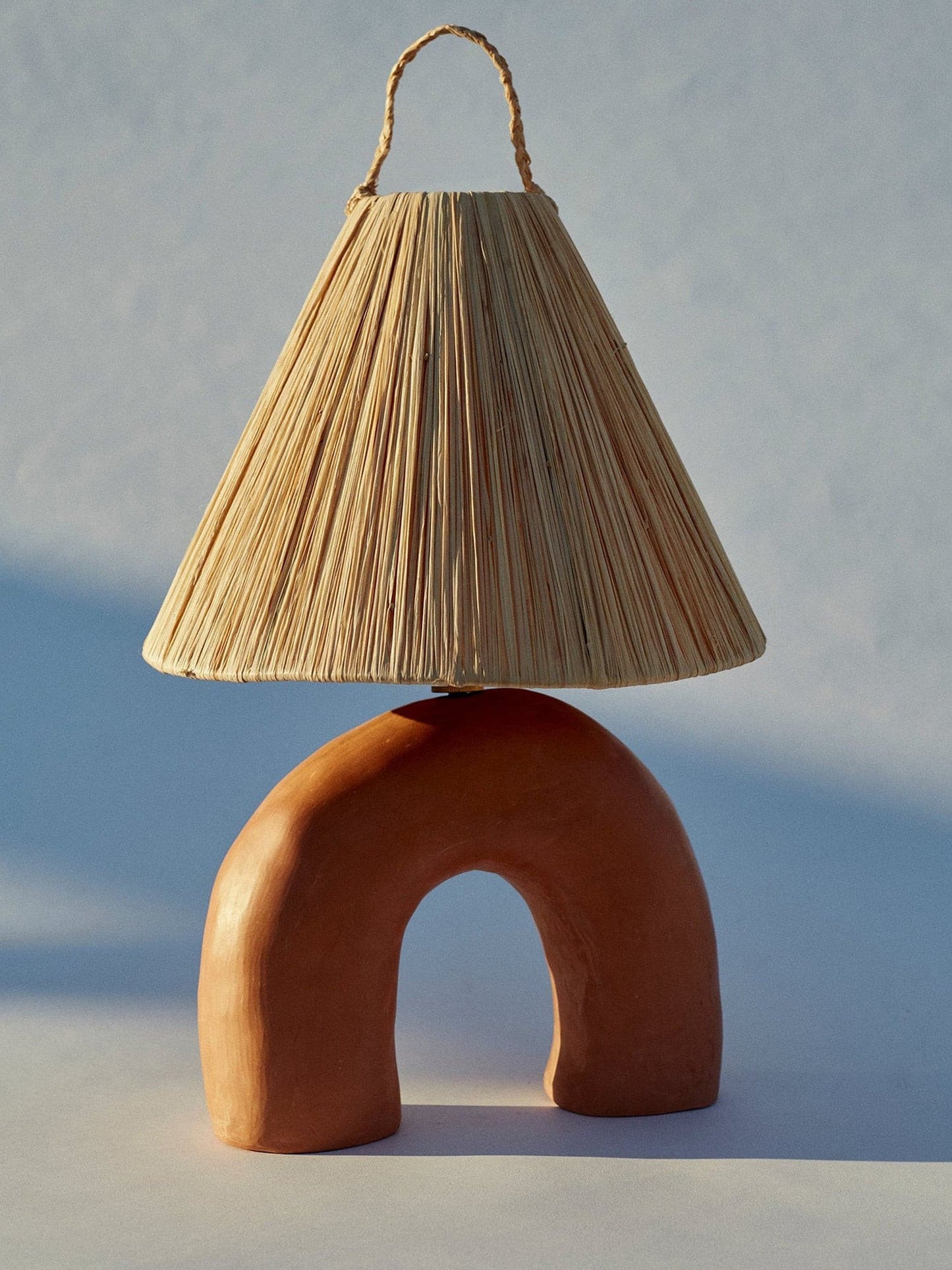 ElectraGlow - Lámpara contemporánea con base potente y luz eficiente