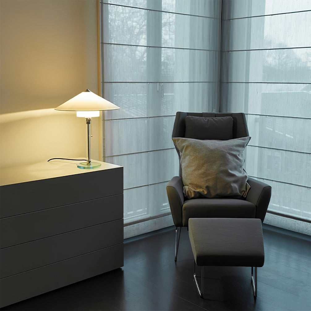 PureGlow - Slank Bordlampe med Elegant Minimalistisk Design