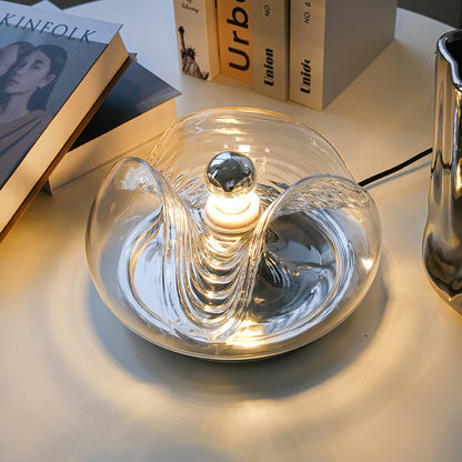 WaveBeam - Elegant Bordlampe med Blid Bølge Design