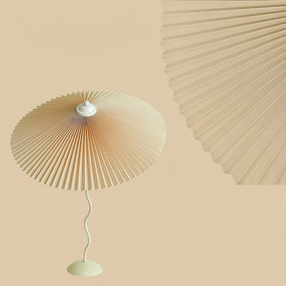 LuxePleat - Elegant Bordlampe med en Tekstureret Plisseret Skærm