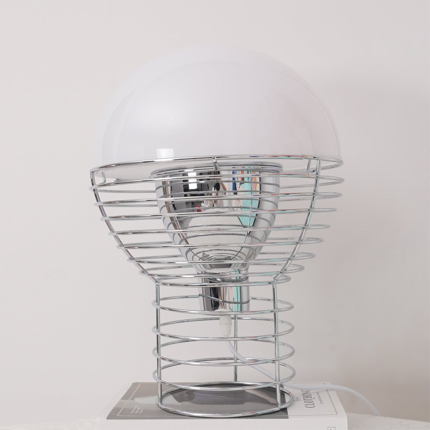 WireAura - Lampe de Bureau Élégante