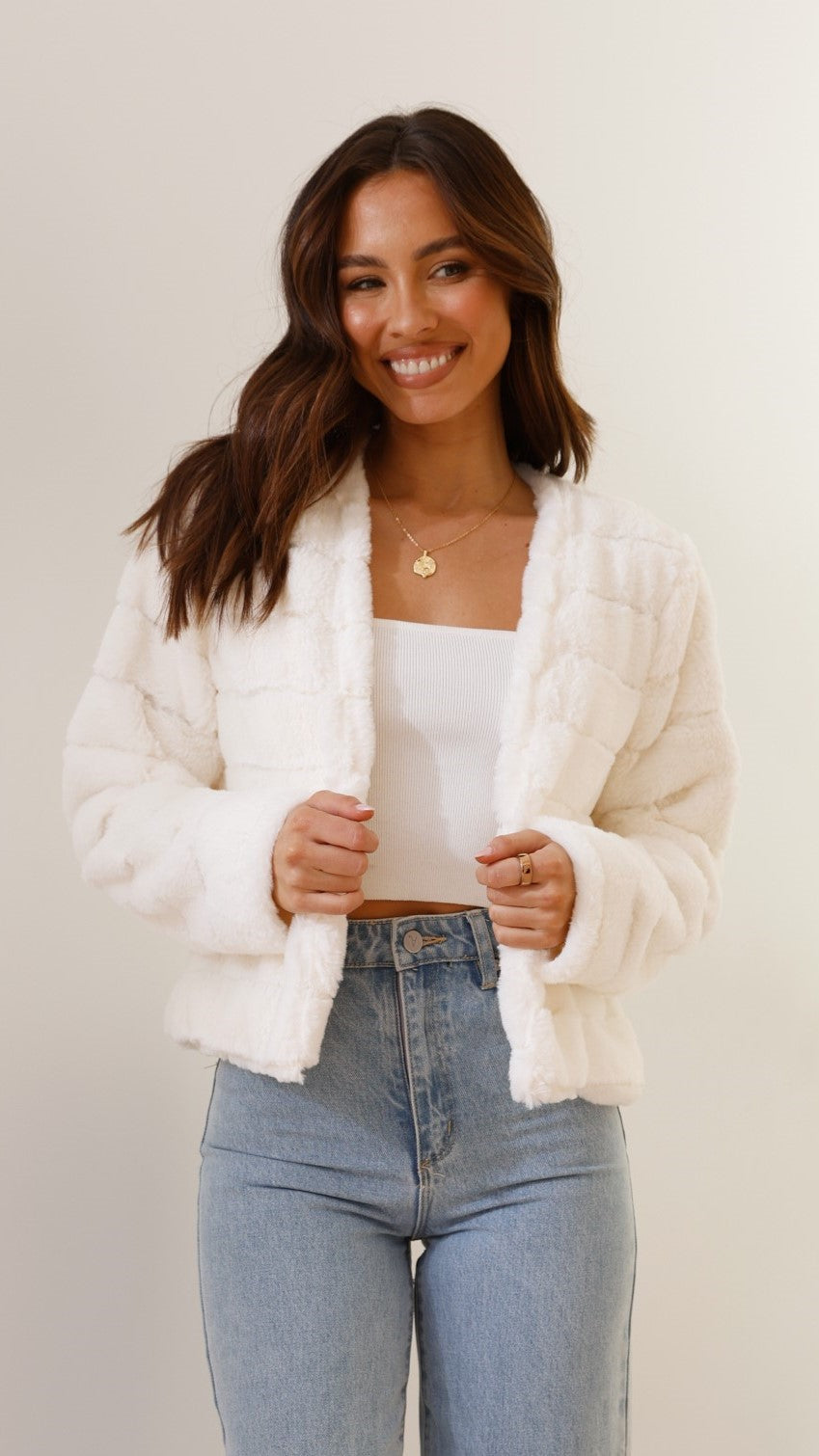 Women's Quilted Faux Fur Crop Jacket with Open Front – Structured Fit for Stylish Comfort 0