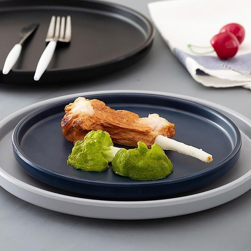 BarnTable - Klasyczny zestaw naczyń melaminowych na farmie