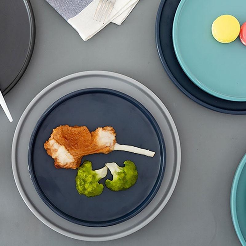 BarnTable - Klasyczny zestaw naczyń melaminowych na farmie