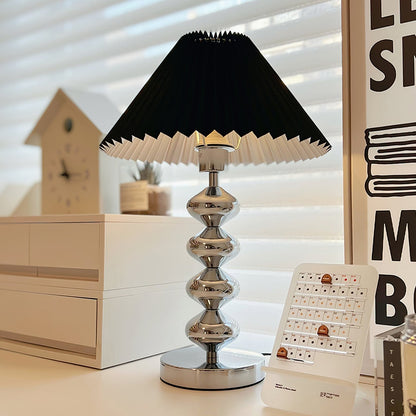 LuxeZuma - Lámpara de Mesa con Base Elegante y Iluminación Acogedora