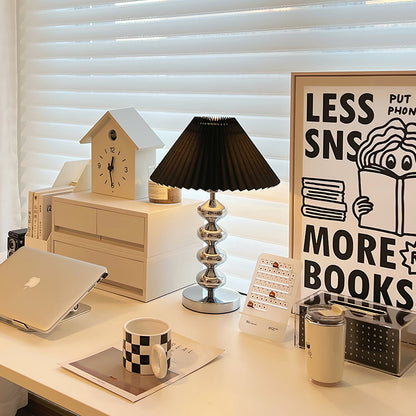 LuxeZuma - Lámpara de Mesa con Base Elegante y Iluminación Acogedora