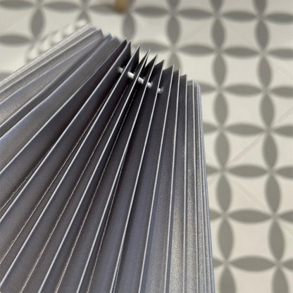 LuxeZuma - Lámpara de Mesa con Base Elegante y Iluminación Acogedora