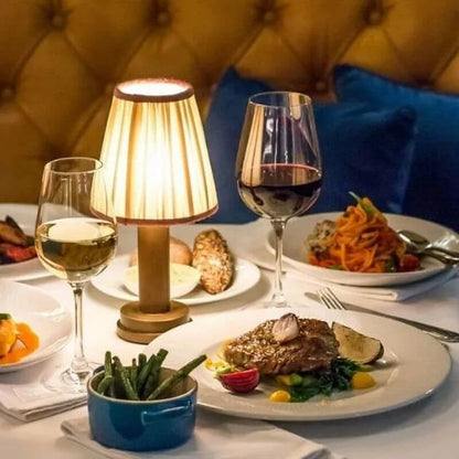 GleamGlow – Lampe de table moderne en laiton