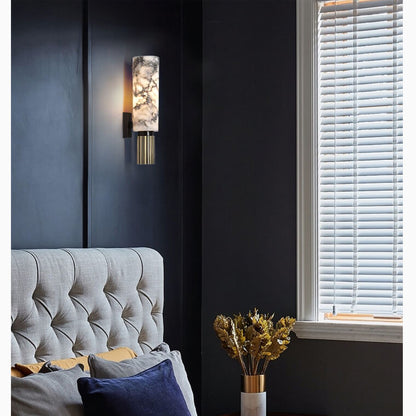 LuxeLume – Wyrafinowana Lampa Ścienna z Marmuru