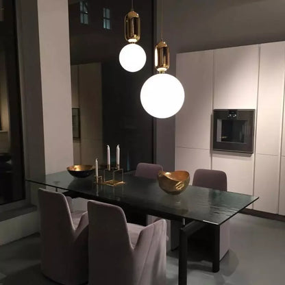 EchoGlow - Elegancka Lampa Wisząca w Kształcie Kuli